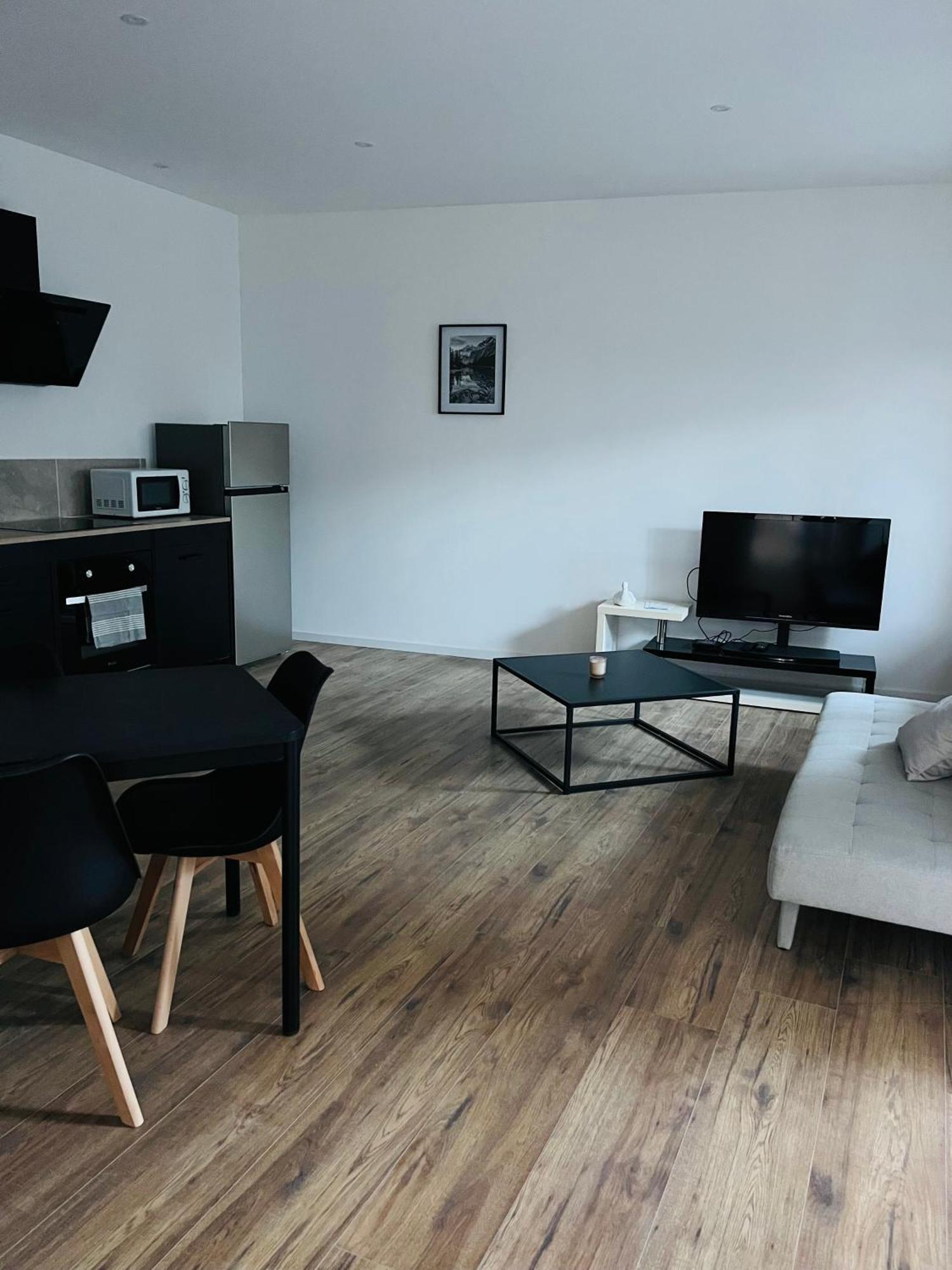 Logements 6 Pers A 15 Minutes D Angers Corné Exteriör bild